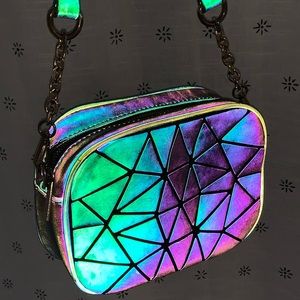 Luminesk Crossbody
